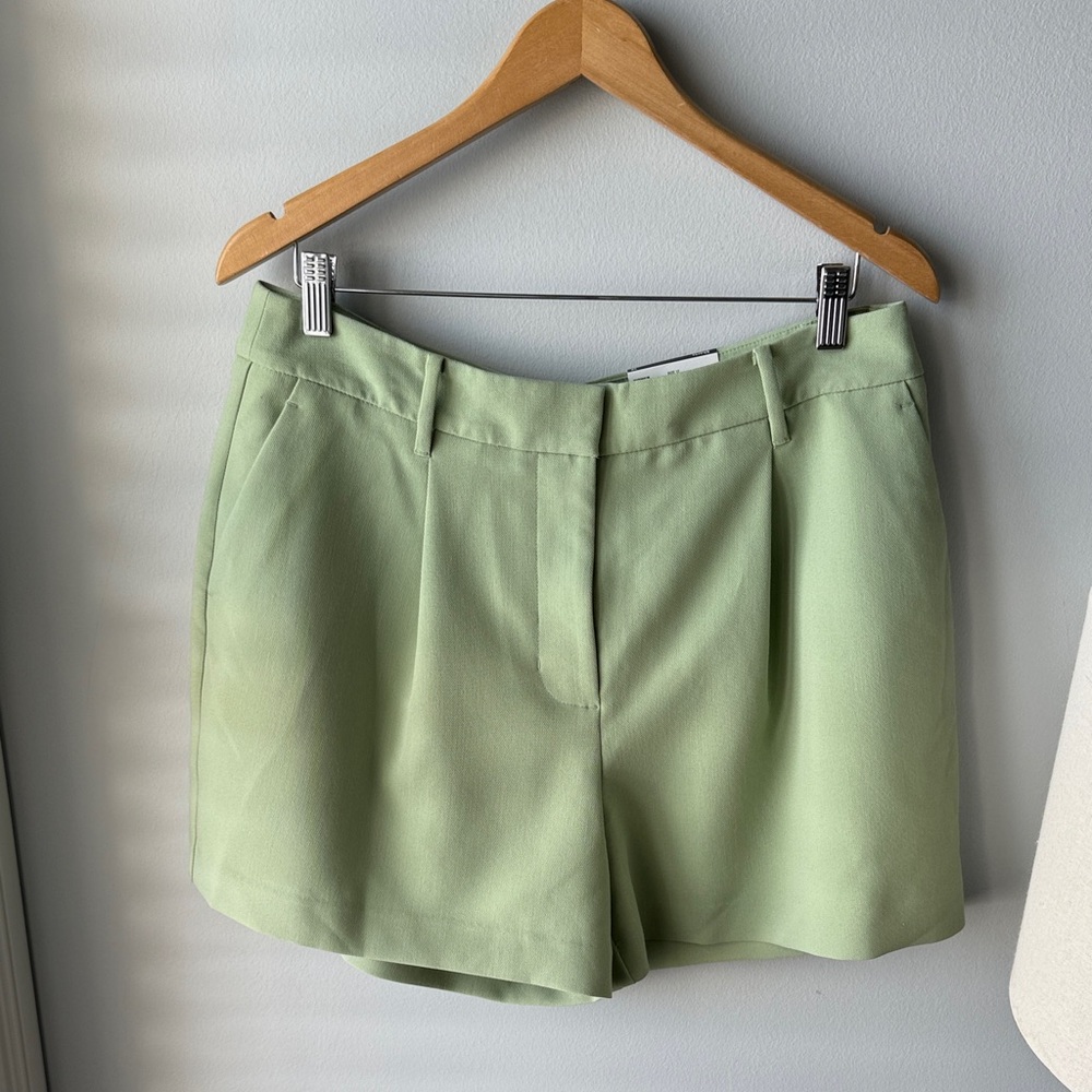 Nine West NEW High Rise Green Pleated Short NWT‎